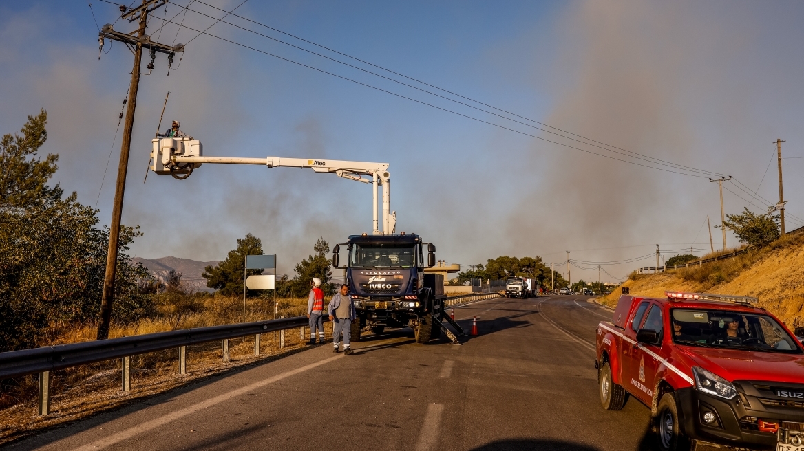 ΔΕΔΔΗΕ: Αποκαταστάθηκαν στο μεγαλύτερο μέρος οι ζημιές σε Πεντέλη και Μέγαρα