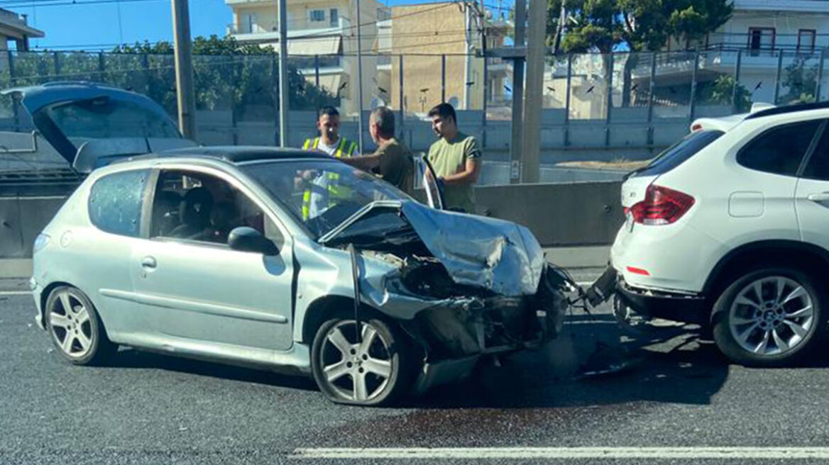 Ουρές χιλιομέτρων στην Αττική Οδό λόγω τροχαίου