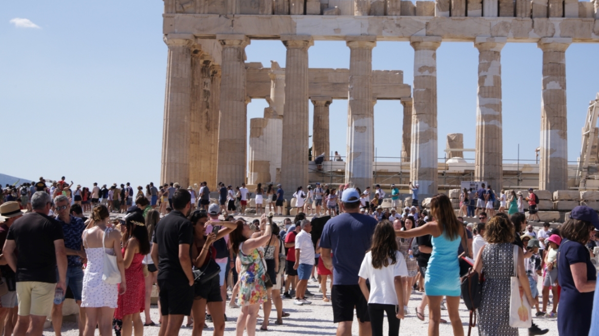 Ακρόπολη: Περισσότεροι από 3 εκατ. επισκέπτες το 2022 – Πόσες ήταν οι εισπράξεις