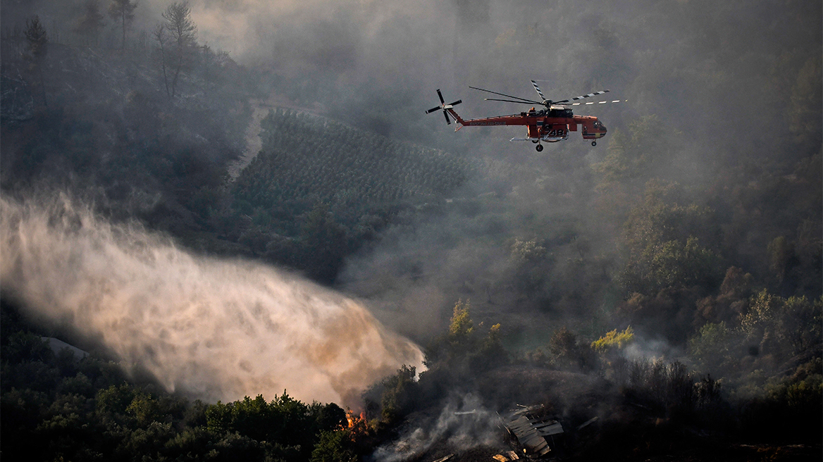 Καλύτερη η εικόνα της φωτιάς στην Πύλο - Νωρίτερα εκκενώθηκε το Μεσοχώρι