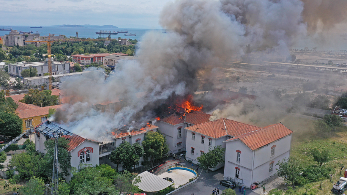 Πλήγμα για την ομογένεια η φωτιά στο ελληνικό νοσοκομείο στην Κωνσταντινούπολη