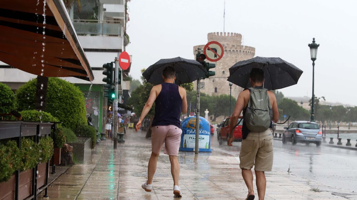 Καιρός: Μπουρίνια στα βόρεια και ο υδράργυρος στους 37 βαθμούς