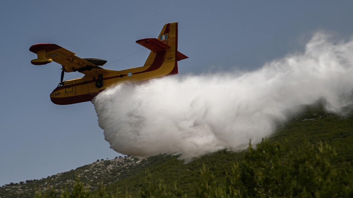 Πτώση Canadair στην Κάρυστο – Η ανακοίνωση της Πολεμικής Αεροπορίας