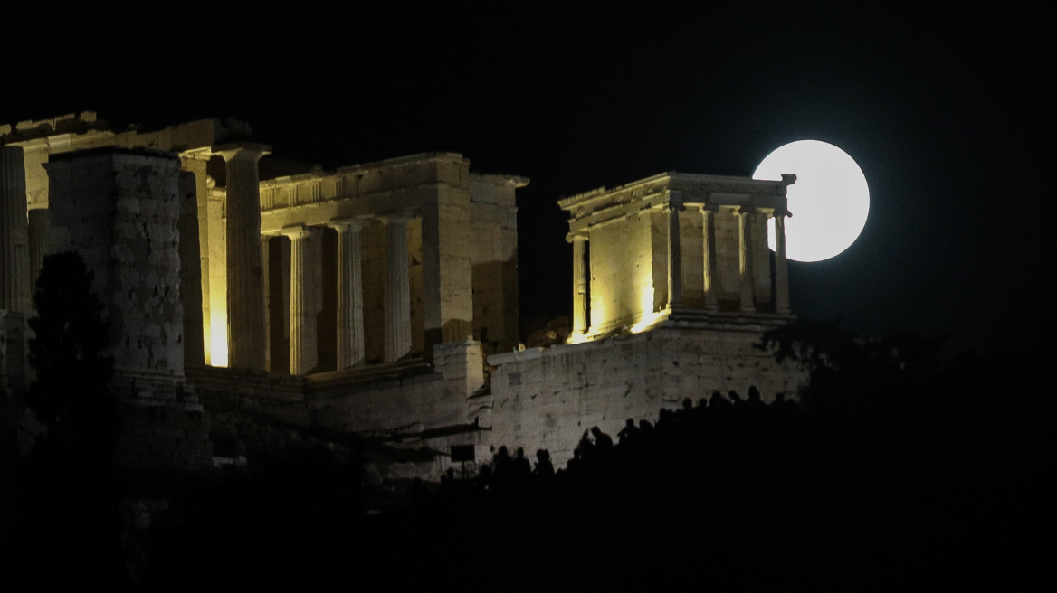 Αυγουστιάτικη Πανσέληνος: Ελεύθερη είσοδος και εκδηλώσεις σε αρχαιολογικούς χώρους και μουσεία απόψε