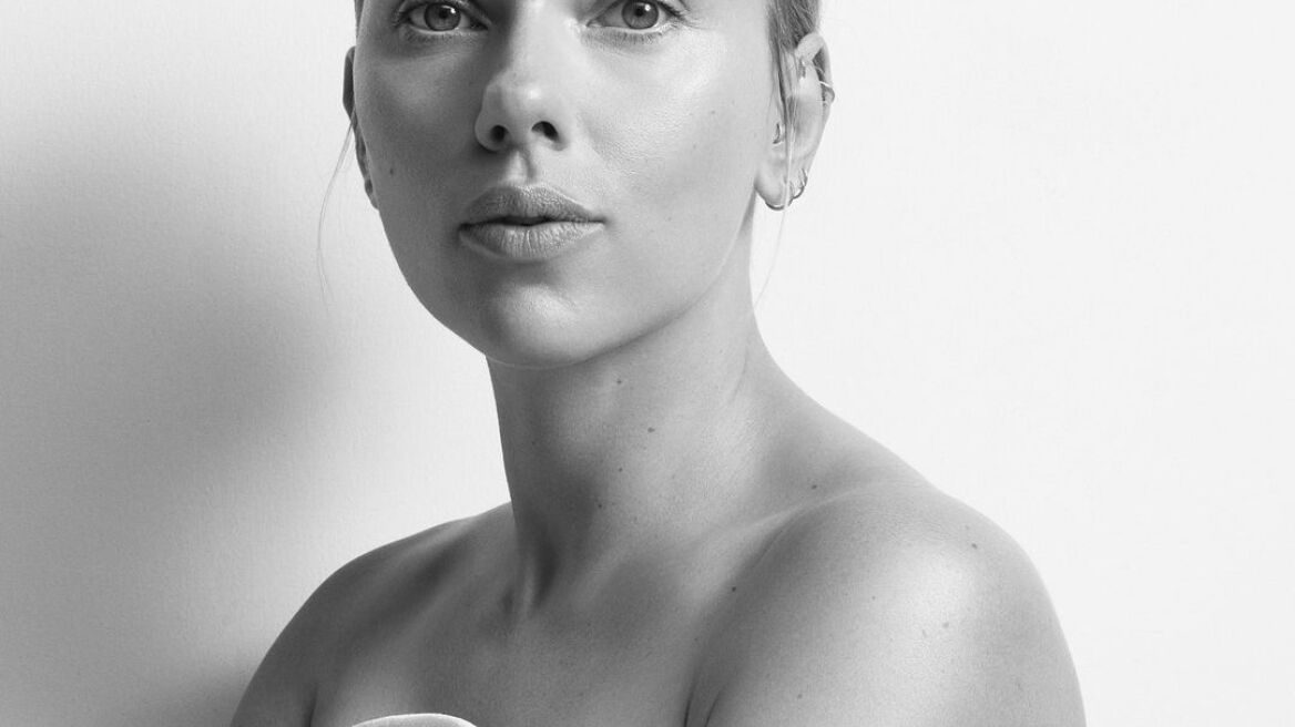 Swipe Right or Left: Η Scarlett Johansson αποκαλύπτει αυτά που αγαπάει και όσα δεν εγκρίνει στην ομορφιά