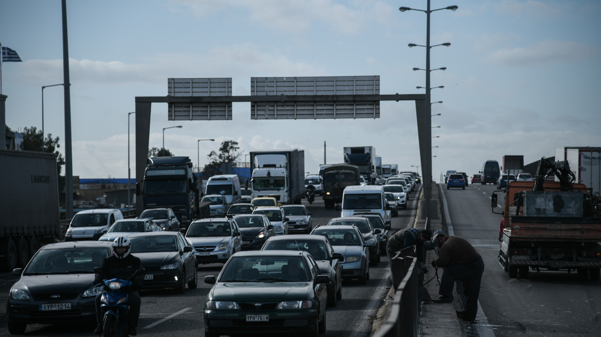 Κηφισός: Σε εξέλιξη οι εργασίες - Μέχρι τέλος Αυγούστου η αντικατάσταση του φωτισμού