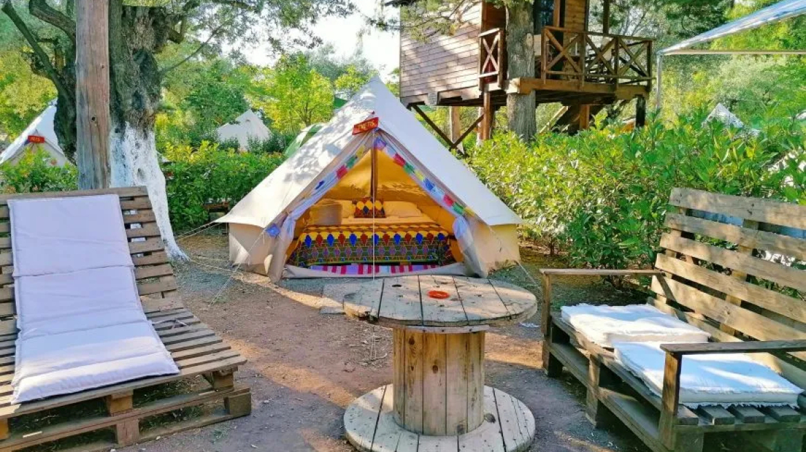 Glamping στην Ελλάδα -Πανέμορφες σκηνές κάτω από τα άστρα, μία ανάσα από τα κύματα