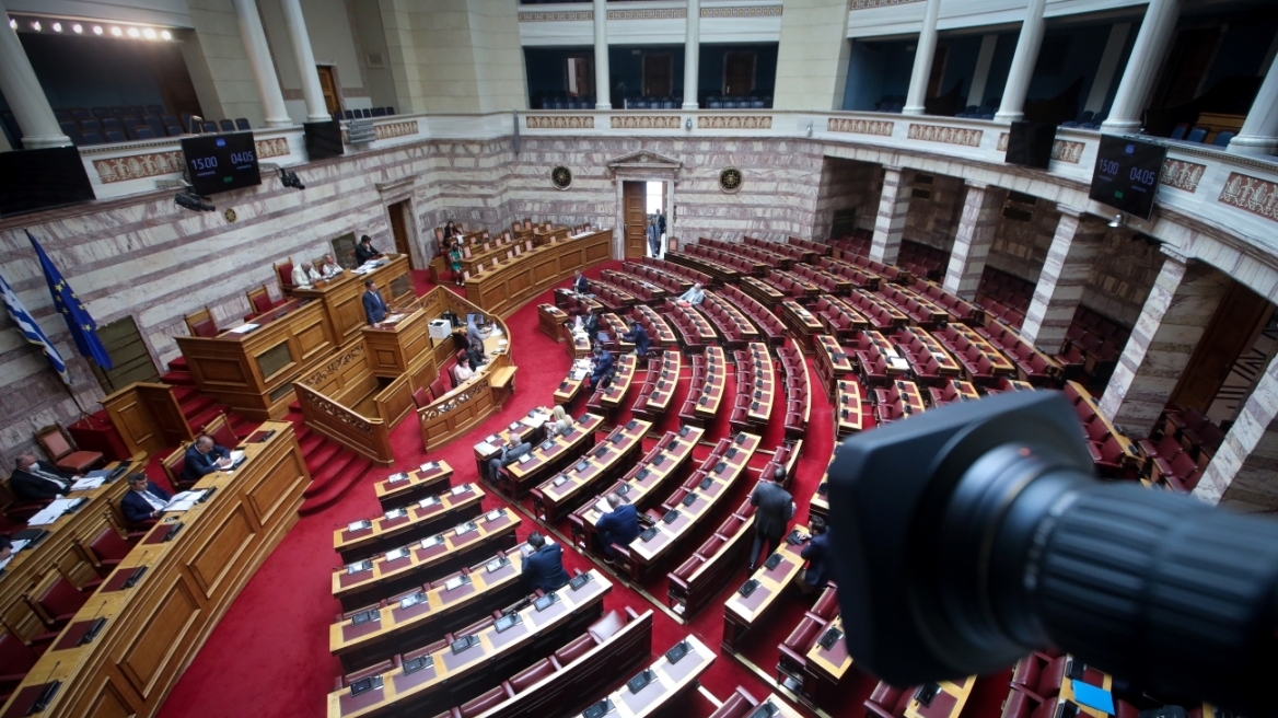 Κατατέθηκε στη Βουλή το νομοσχέδιο για τις ψηφιακές πλατφόρμες – Τι προβλέπει