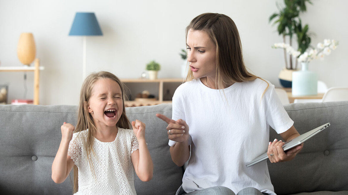 «Eκρήξεις» θυμού: 8 tips να αντιμετωπίσετε τα ξεσπάσματα του παιδιού