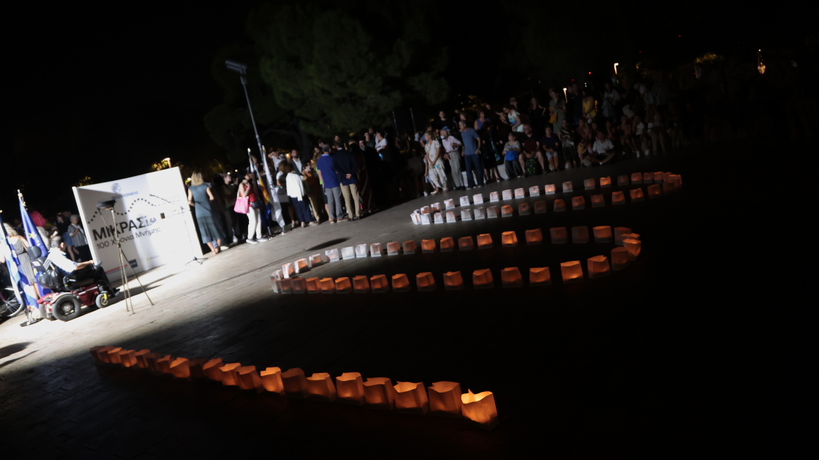 Συγκλονιστικές εικόνες στη Θεσσαλονίκη για τα 100 χρόνια από τη Μικρασιατική Kαταστροφή - Δείτε βίντεο και φωτογραφίες