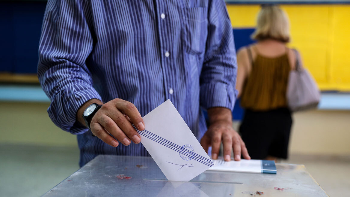 Πόρτα αλλαγής του εκλογικού νόμου άνοιξε η κυβέρνηση