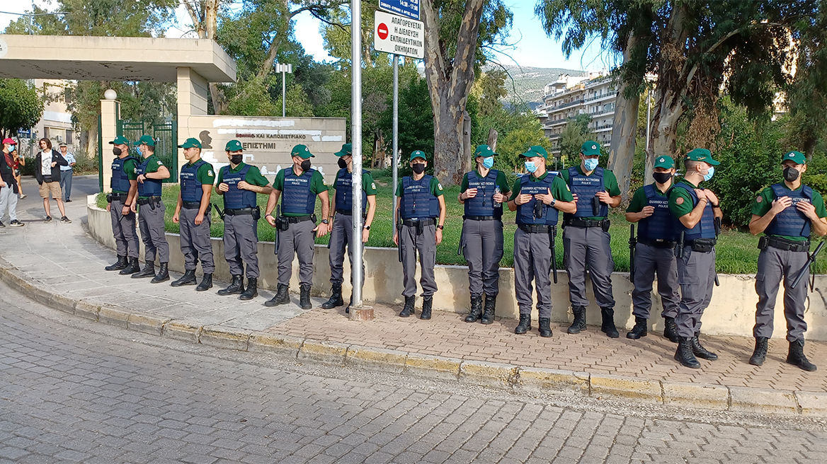 Πανεπιστημιούπολη: Επεισοδιακή η «πρεμιέρα» της πανεπιστημιακής αστυνομίας - ΜΑΤ κατά φοιτητών στου Ζωγράφου