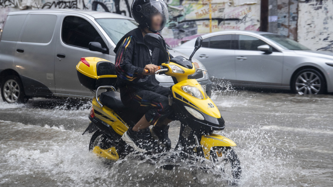 Χαλάει ο καιρός: Βαρομετρικό χαμηλό από Λευκορωσία - Ουκρανία, φέρνει βροχές, καταιγίδες και πτώση της θερμοκρασίας