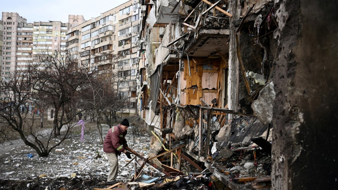  Ο ρωσικός στρατός βομβαρδίζει θέσεις των Ουκρανών στο Χάρκοβο