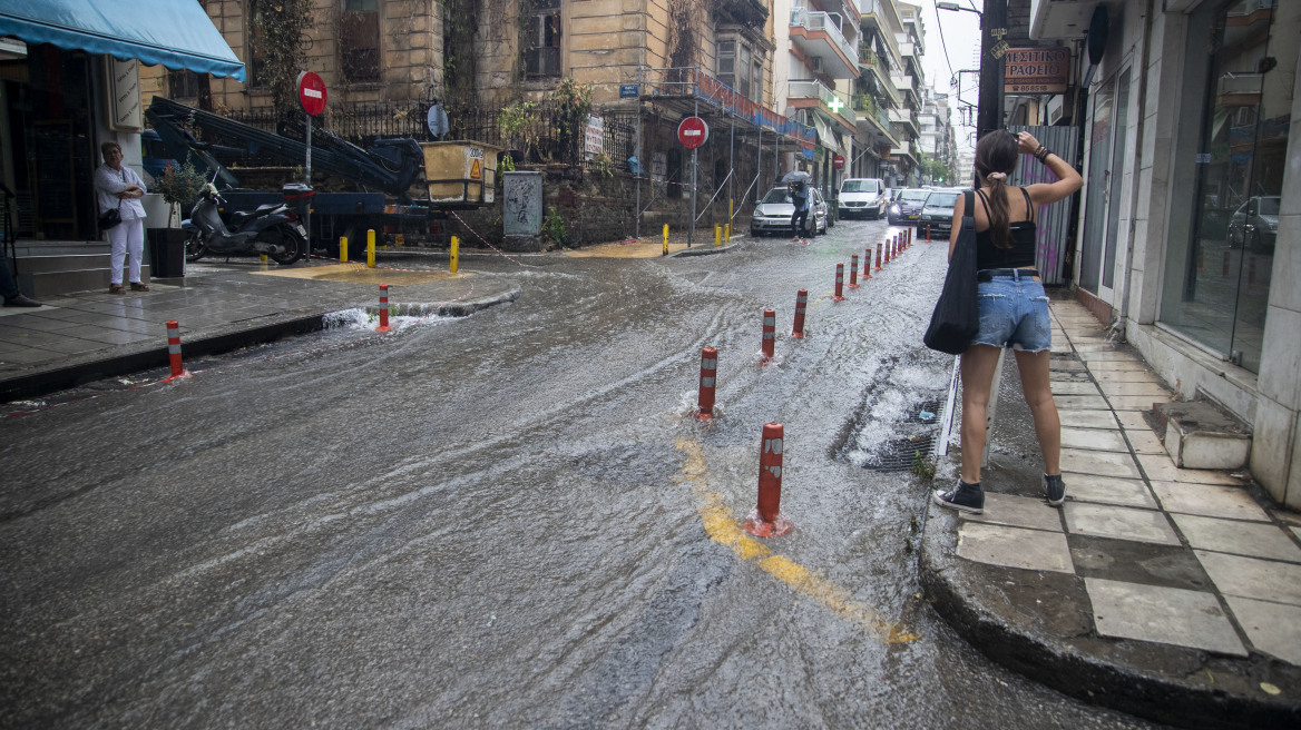 Καιρός: Πτώση της θερμοκρασίας και βροχές στα βορειοανατολικά