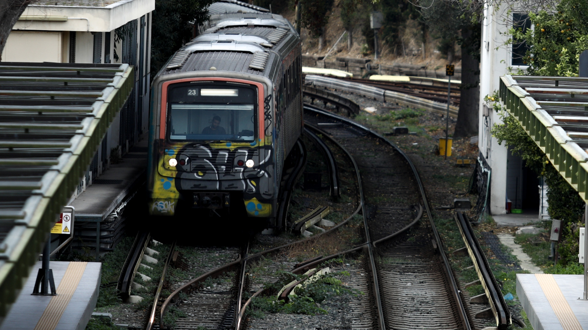 ΗΣΑΠ: Άγνωστος πέταξε πέτρα σε συρμό και τραυμάτισε επιβάτιδα στο κεφάλι