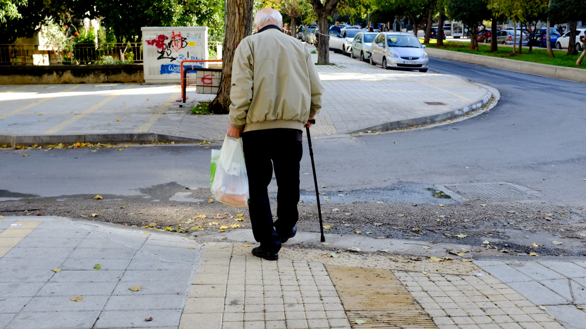 Kορωνοϊός: Αυξημένος ο κίνδυνος Αλτσχάιμερ για ηλικιωμένους που νόσησαν με Covid-19