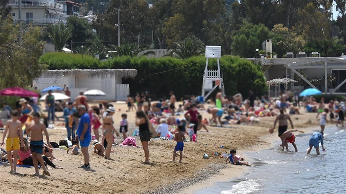 Καιρός: Θερμοκρασίες Αυγούστου το Σαββατοκύριακο - Στις παραλίες ο κόσμος  