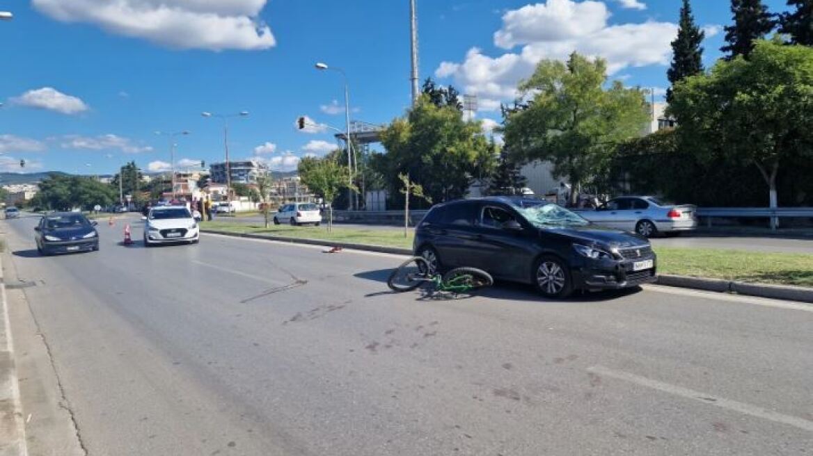 Θεσσαλονίκη: 16χρονος ο ποδηλάτης που παρασύρθηκε από αυτοκίνητο και νοσηλεύεται διασωληνωμένος