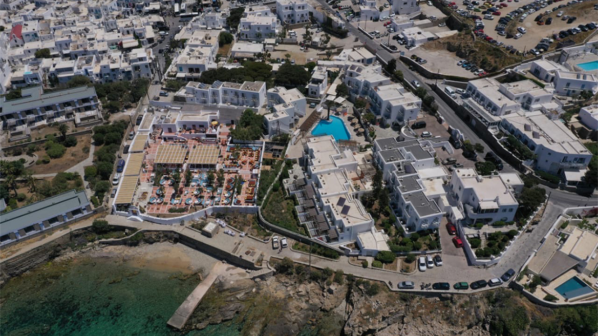 Μύκονος: «Poseidon Hotel» εναντίον «Bagatelle» - Η άγρια επιχειρηματική κόντρα και ο μυστηριώδης ξυλοδαρμός