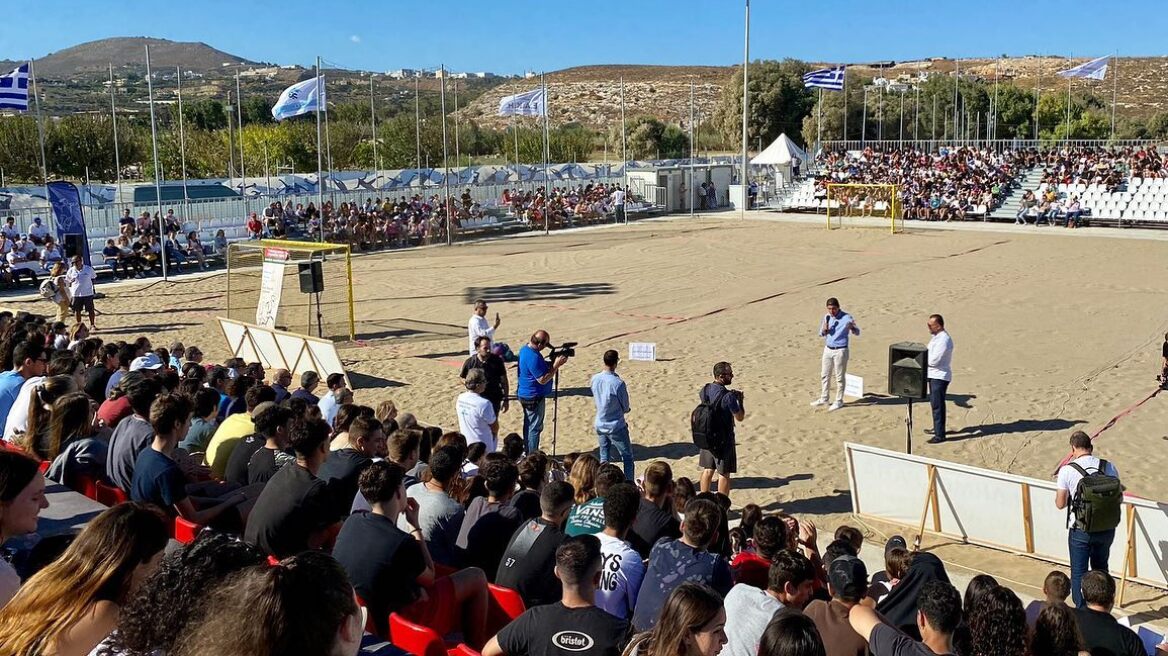 Εβδομάδες Αθλητισμού: Οι μαθητές κατέκλυσαν το Karteros Beach Sports Center