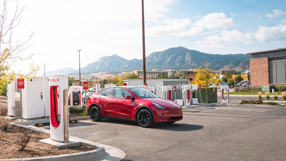 Οι superchargers της Tesla ξεπέρασαν τις 10.000 