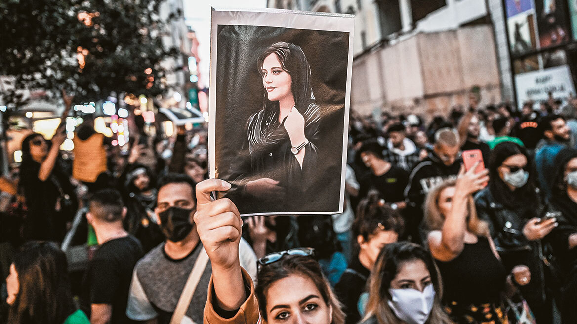 Μαχσά Αμινί: Πέθανε λόγω επέμβασης που είχε κάνει στον εγκέφαλο, όταν ήταν 8 ετών, λέει η Τεχεράνη