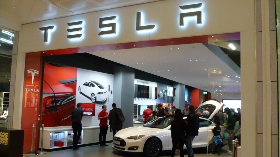 Tesla: Πουλά 9% φθηνότερα τα αυτοκίνητα στην Κίνα - «Βλέπει» ύφεση στις αγορές της