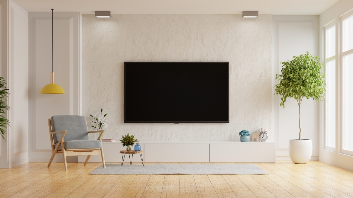 Smart TV: Πώς πρέπει να την καθαρίζετε για να μην κάνετε ζημιά στην οθόνη