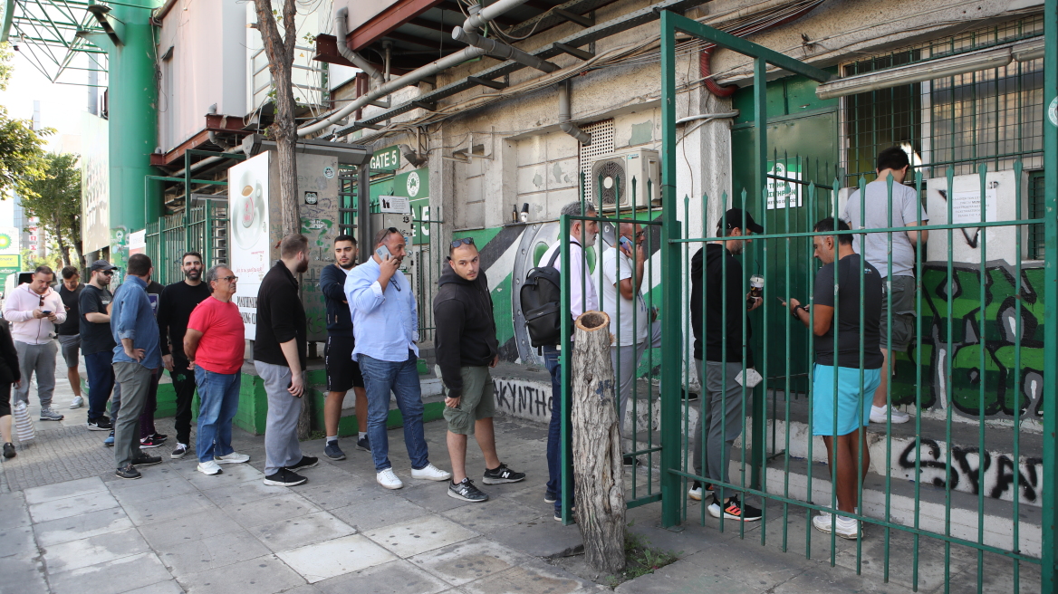  Παναθηναϊκός: Ουρές έξω από τη Λεωφόρο για ένα εισιτήριο του αγώνα με τον Βόλο 