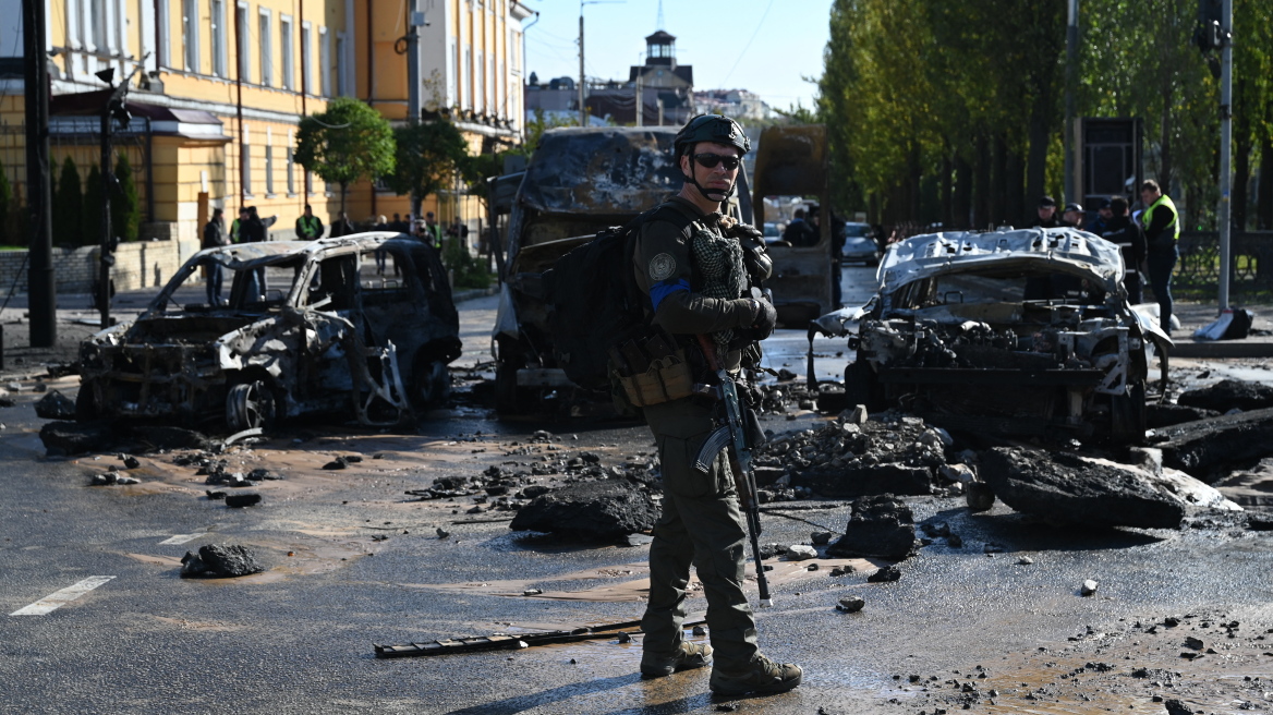 28η Οκτωβρίου: Έλληνας που μάχεται στην Ουκρανία εύχεται «ειρήνη σε όλο τον κόσμο»