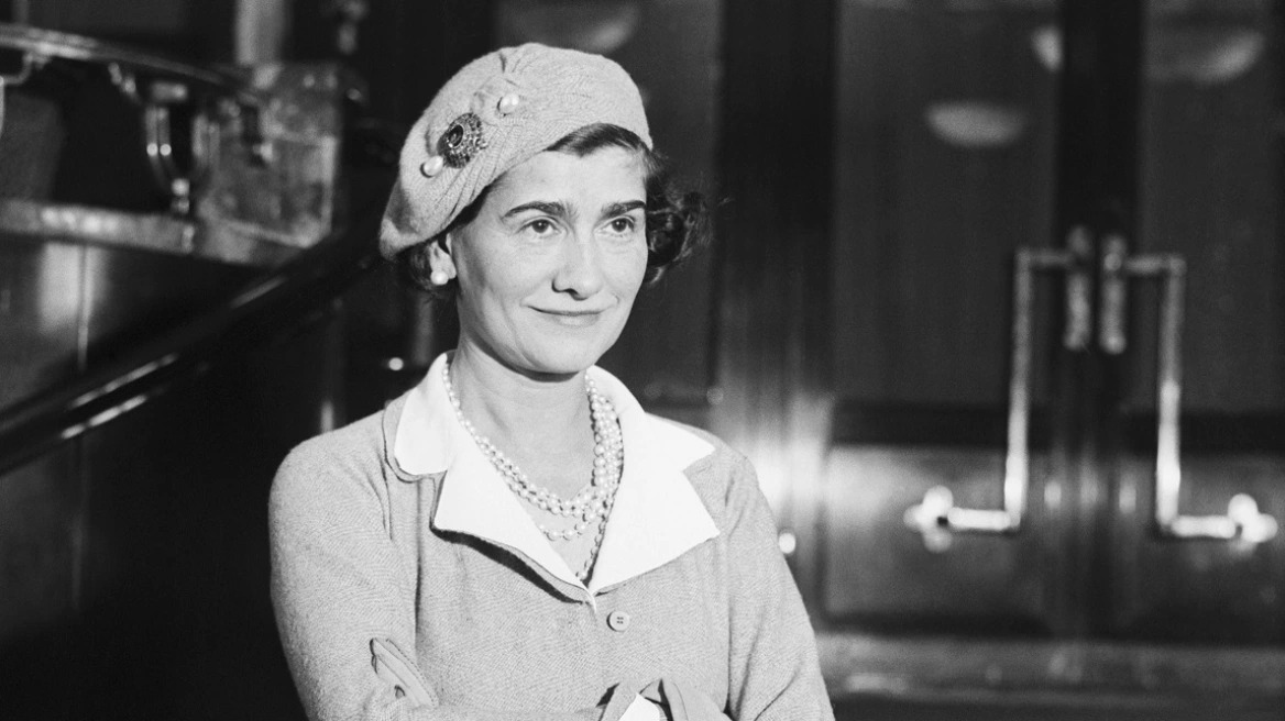 Coco Chanel: Η γυναίκα που άλλαξε την ιστορία της μόδας