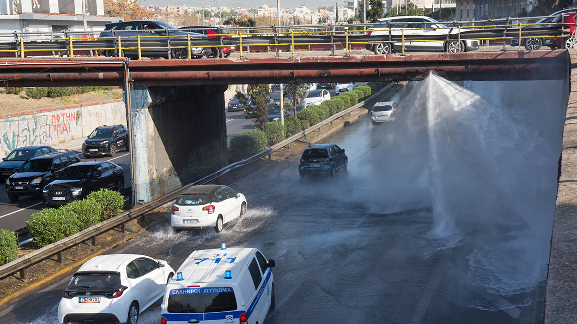 Κίνηση στους δρόμους: Σταμάτησε η ροή από τον σπασμένο αγωγό στον Κηφισό, παραμένει η κίνηση