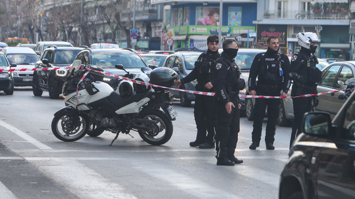 Θεσσαλονίκη: Βίντεο ντοκουμέντο από την άγρια συμπλοκή μαθητών σε ιδιωτικό σχολείο