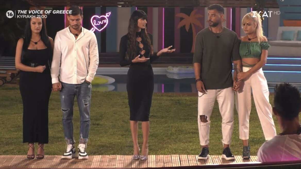 Love Island: Αποχώρησαν Κλαούντια και Αλέξανδρος και έμειναν τα 4 ζευγάρια του τελικού - Δείτε βίντεο