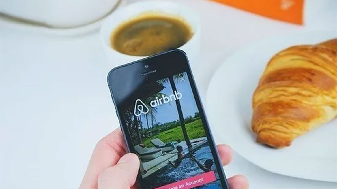 AirBnB: Βαριά πρόστιμα και έξωση από τις πλατφόρμες για όσους δεν «συμμορφώνονται»