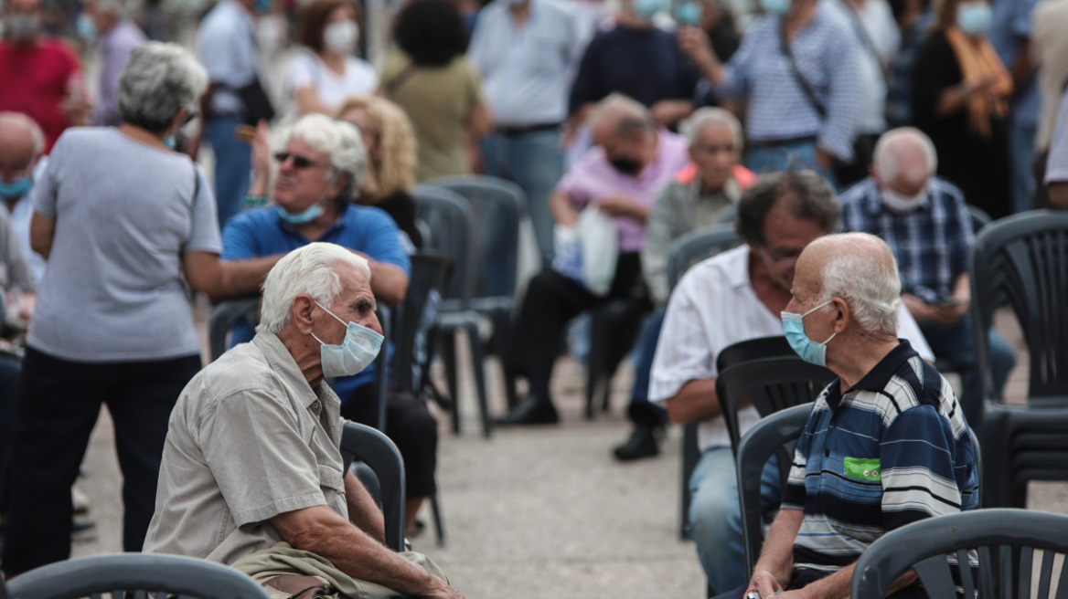 Στη Βουλή το ασφαλιστικό νομοσχέδιο που προβλέπει αυξήσεις σε συντάξεις και νέα ρύθμιση οφειλών