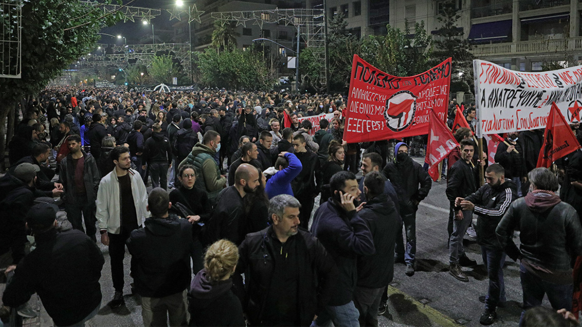 Πολυτεχνείο: Ειρηνική η πορεία στην Αθήνα - Άνοιξαν οι δρόμοι