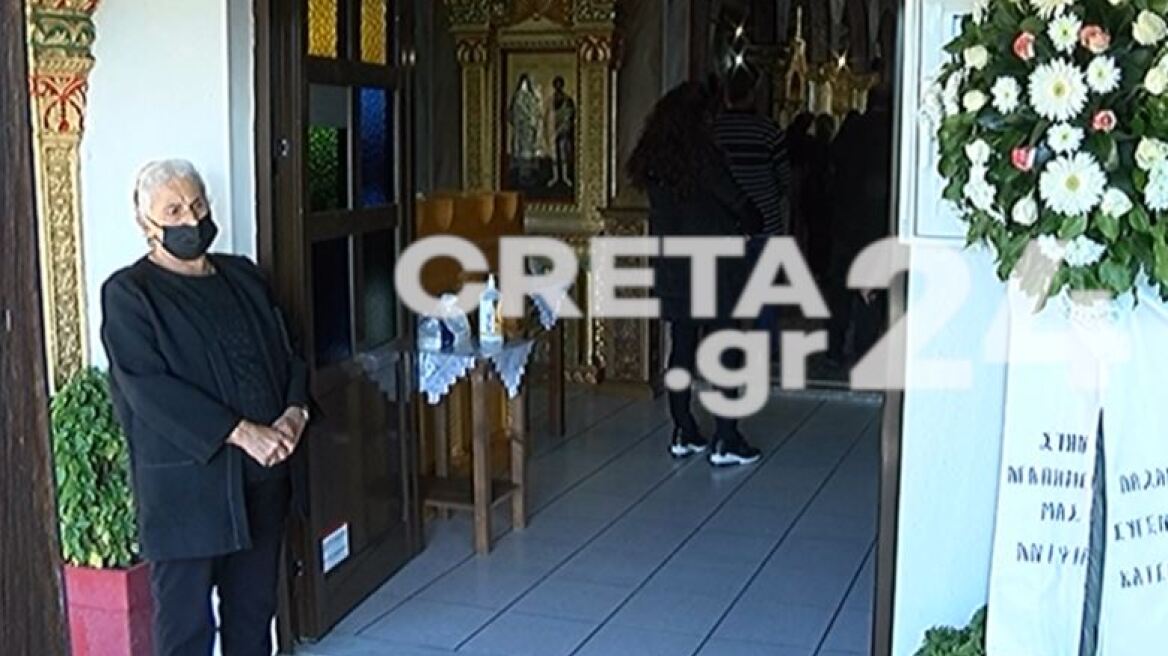 Κρήτη: Θλίψη στο τελευταίο «αντίο» στην 33χρονη που πέθανε σε ταξί έξω από το Βενιζέλειο