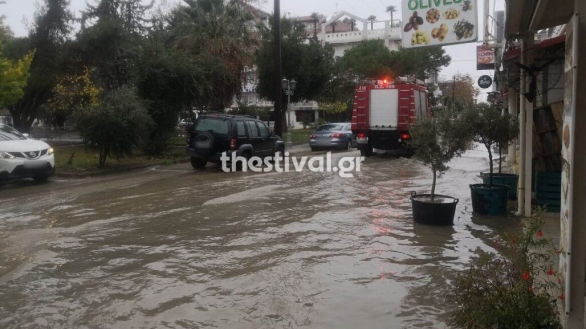 Κακοκαιρία Άριελ: Διακοπές κυκλοφορίας και προβλήματα σε Πιερία και Χαλκιδική - Χωρίς ρεύμα περιοχές της Θέρμης