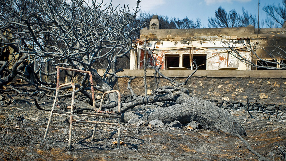 Δίκη για το Μάτι: Συγκλονιστική κατάθεση γυναίκας που έχασε σύζυγο και παιδιά - Έκλαιγαν στο ακροατήριο