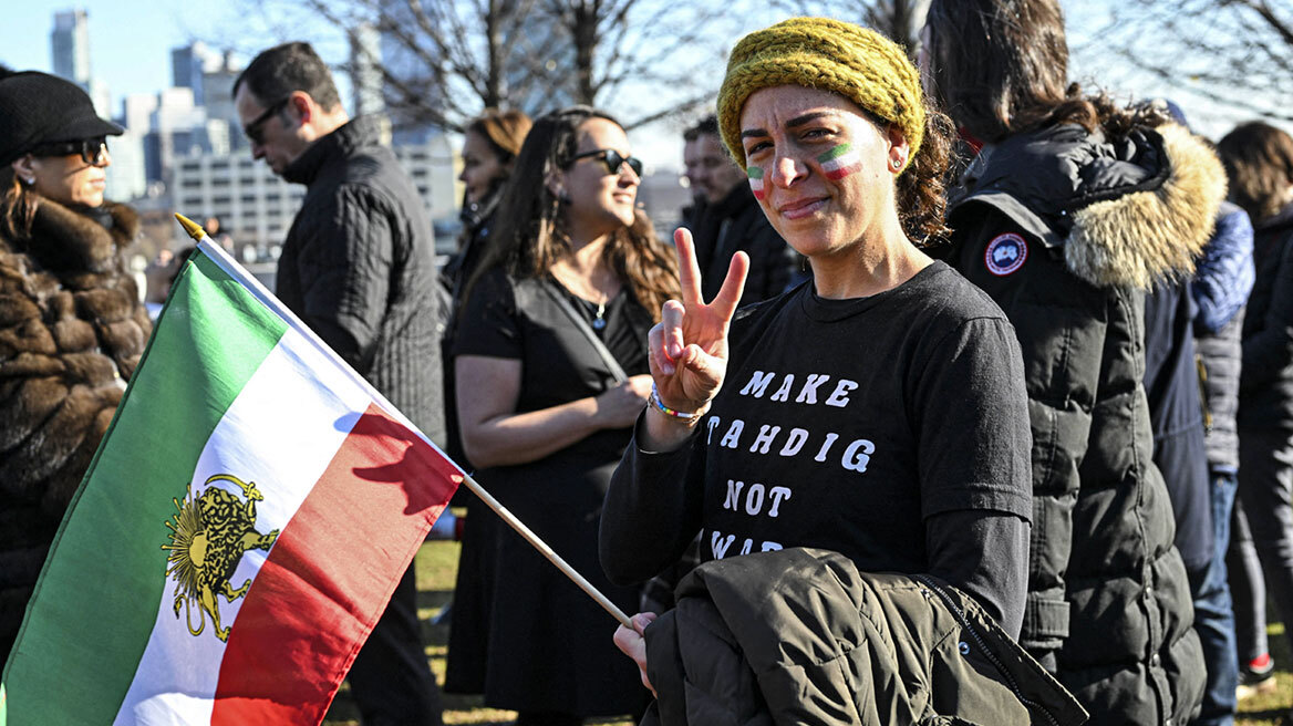 Νίκη για την «επανάσταση της μαντίλας» στο Ιράν - Τέλος η αστυνομία ηθών 