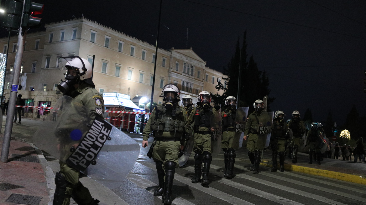 Αστυνομία: Μερίδα διαδηλωτών επιτέθηκαν με βόμβες μολότοφ στις αστυνομικές δυνάμεις