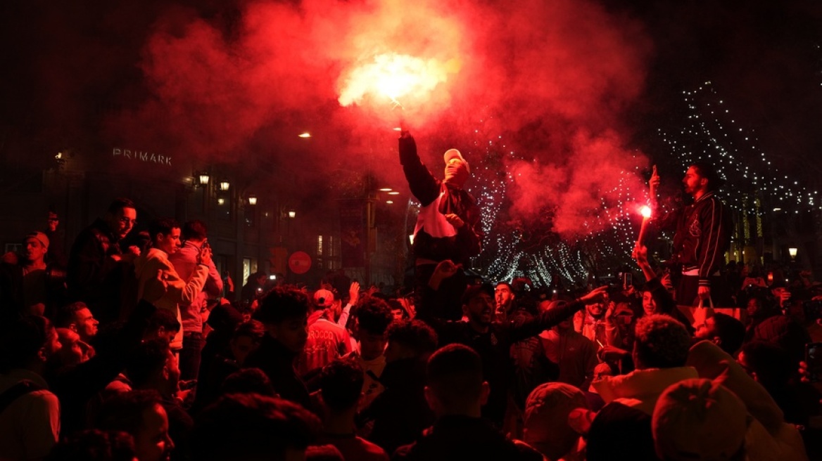 Μουντιάλ 2022: Ξέφρενοι πανηγυρισμοί από τους Μαροκινούς σε Βαρκελώνη, Μαδρίτη και Μούρθια - Δείτε βίντεο και φωτογραφίες