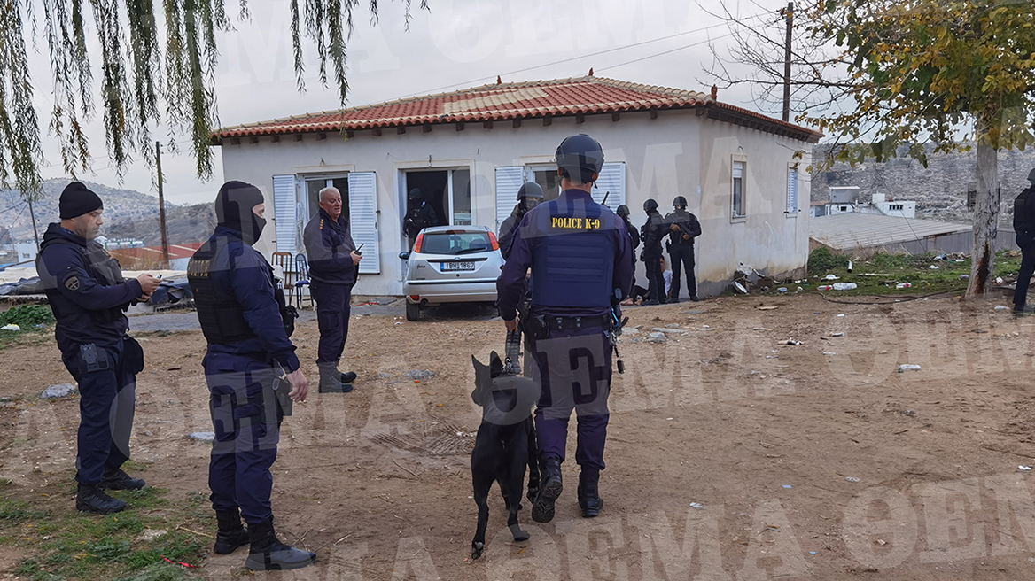 Παράλληλες επιχειρήσεις της ΕΛ.ΑΣ. σε καταυλισμούς Ρομά - Πέντε προσαγωγές στα Νεόκτιστα