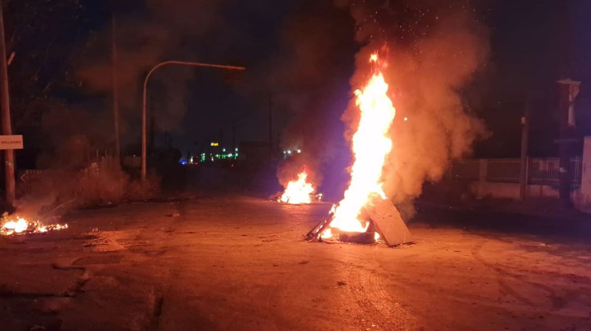 Θεσσαλονίκη: Πυροβόλησαν κατά αστυνομικών οι Ρομά - Η οικογένεια του 16χρονου ζήτησε να σταματήσουν τα επεισόδια