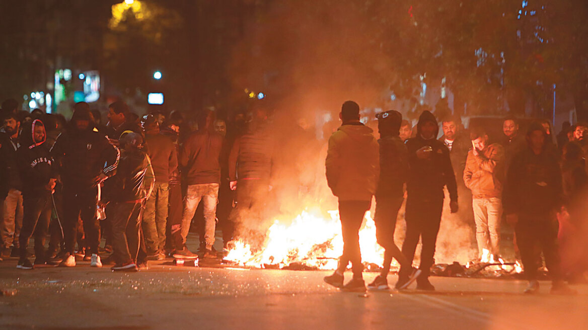 Ρομά: Σπάει το «άβατο» των καταυλισμών για όπλα και ναρκωτικά