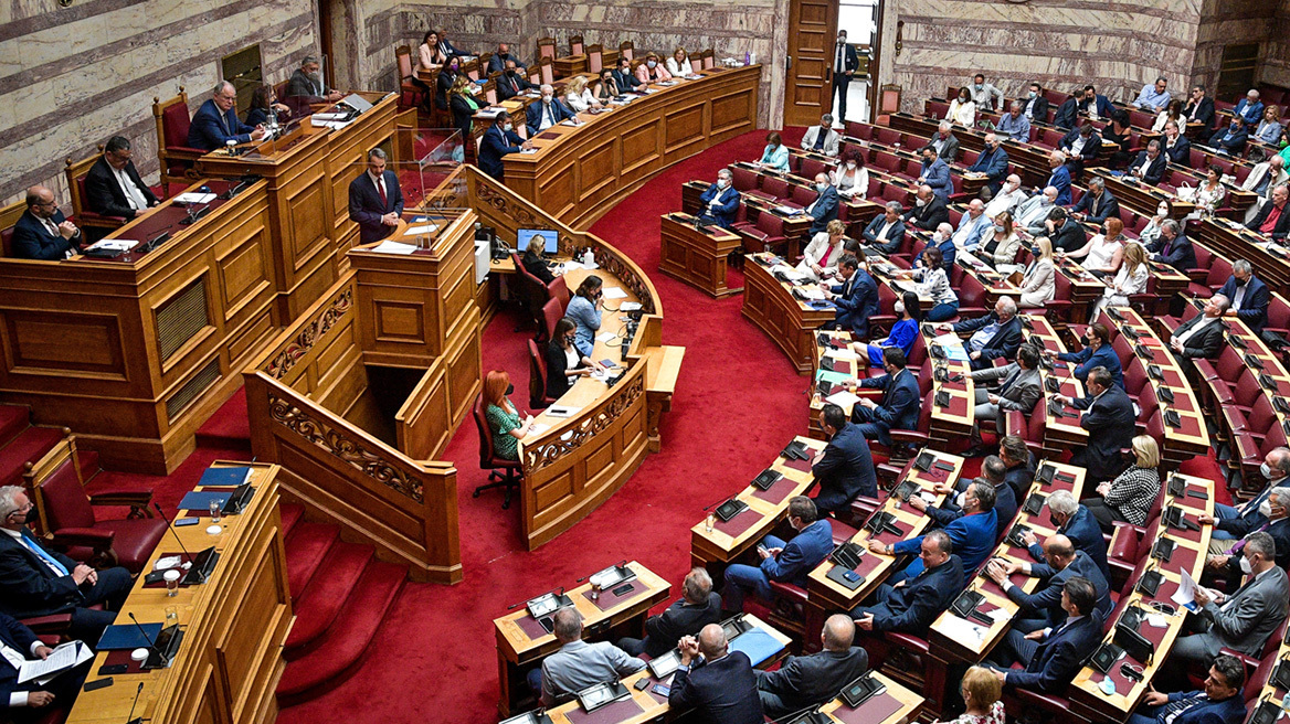 Οι αντιδράσεις των κομμάτων για τις ανακοινώσεις του πρωθυπουργού