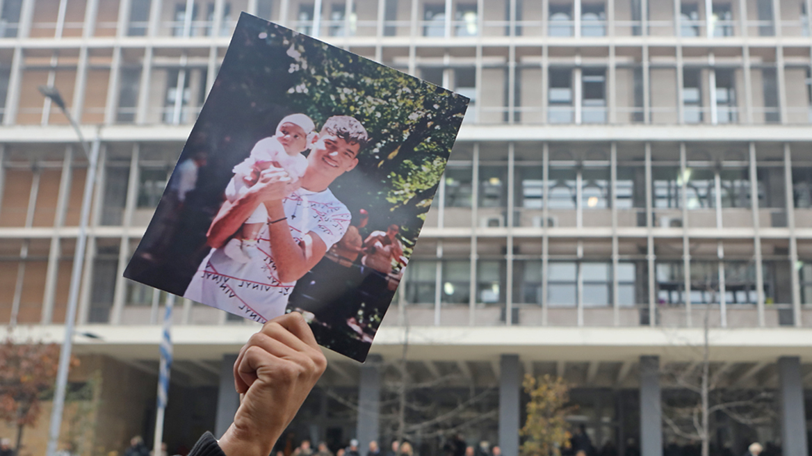 Θεσσαλονίκη: Νέα ποινική δίωξη στον αστυνομικό που πυροβόλησε τον 16χρονο Ρομά