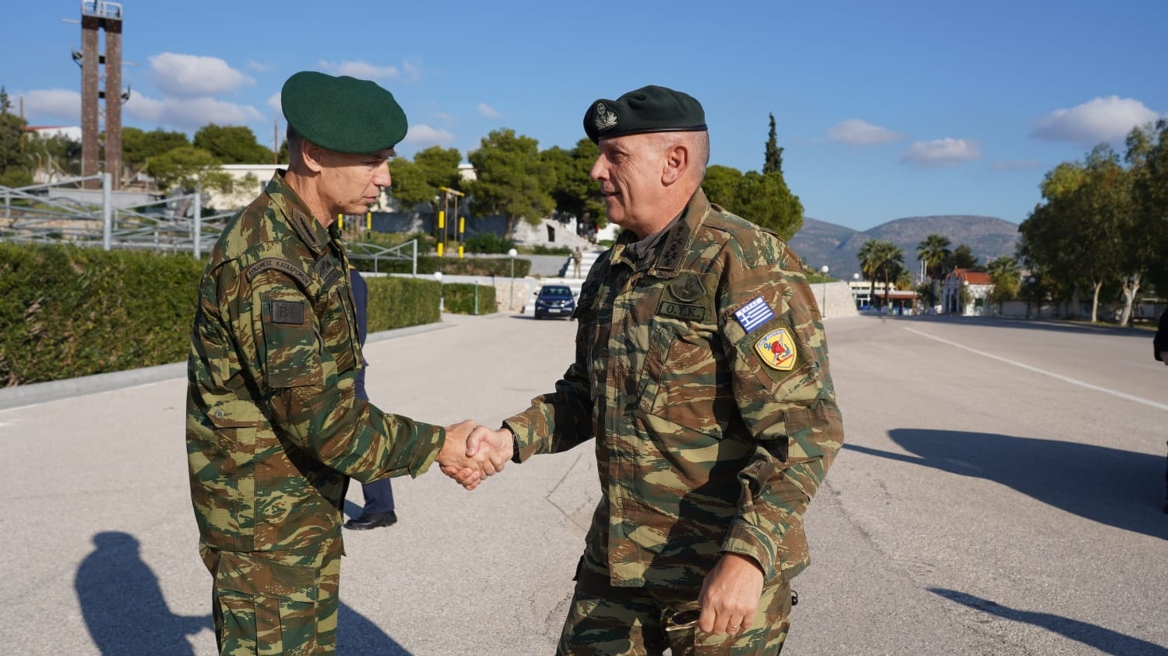 Αρχηγός ΓΕΕΘΑ: Επισκέφθηκε μονάδες των Ενόπλων Δυνάμεων στην Αττική - Δείτε φωτογραφίες